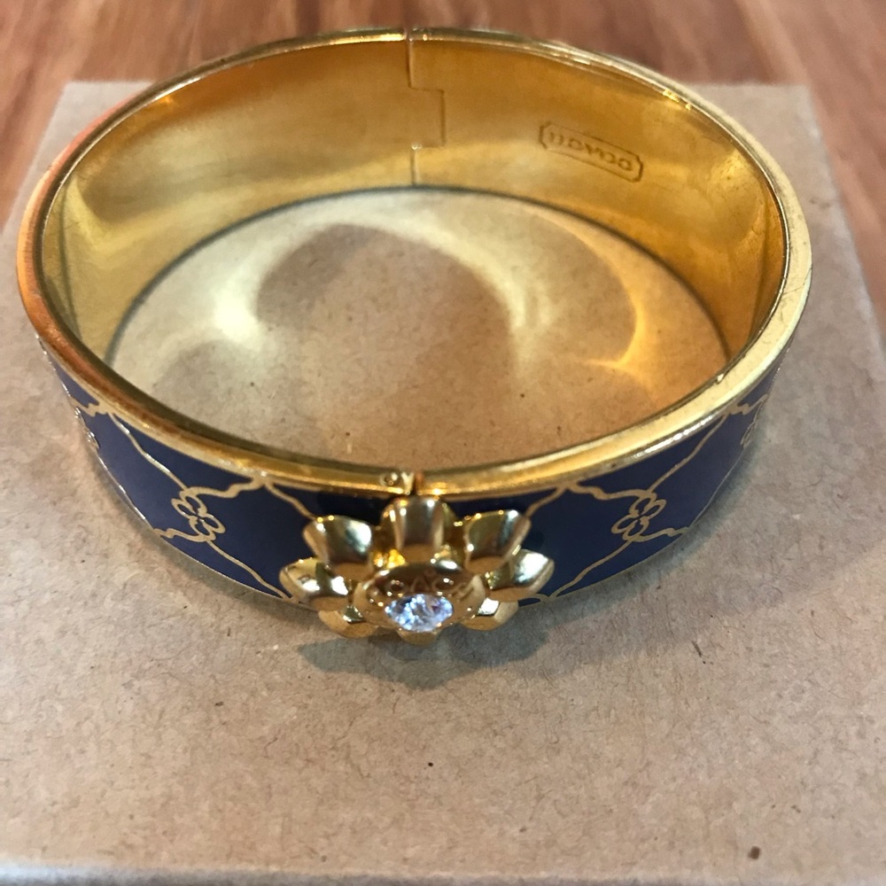 Coach Bracelet - Picture 2 of 6